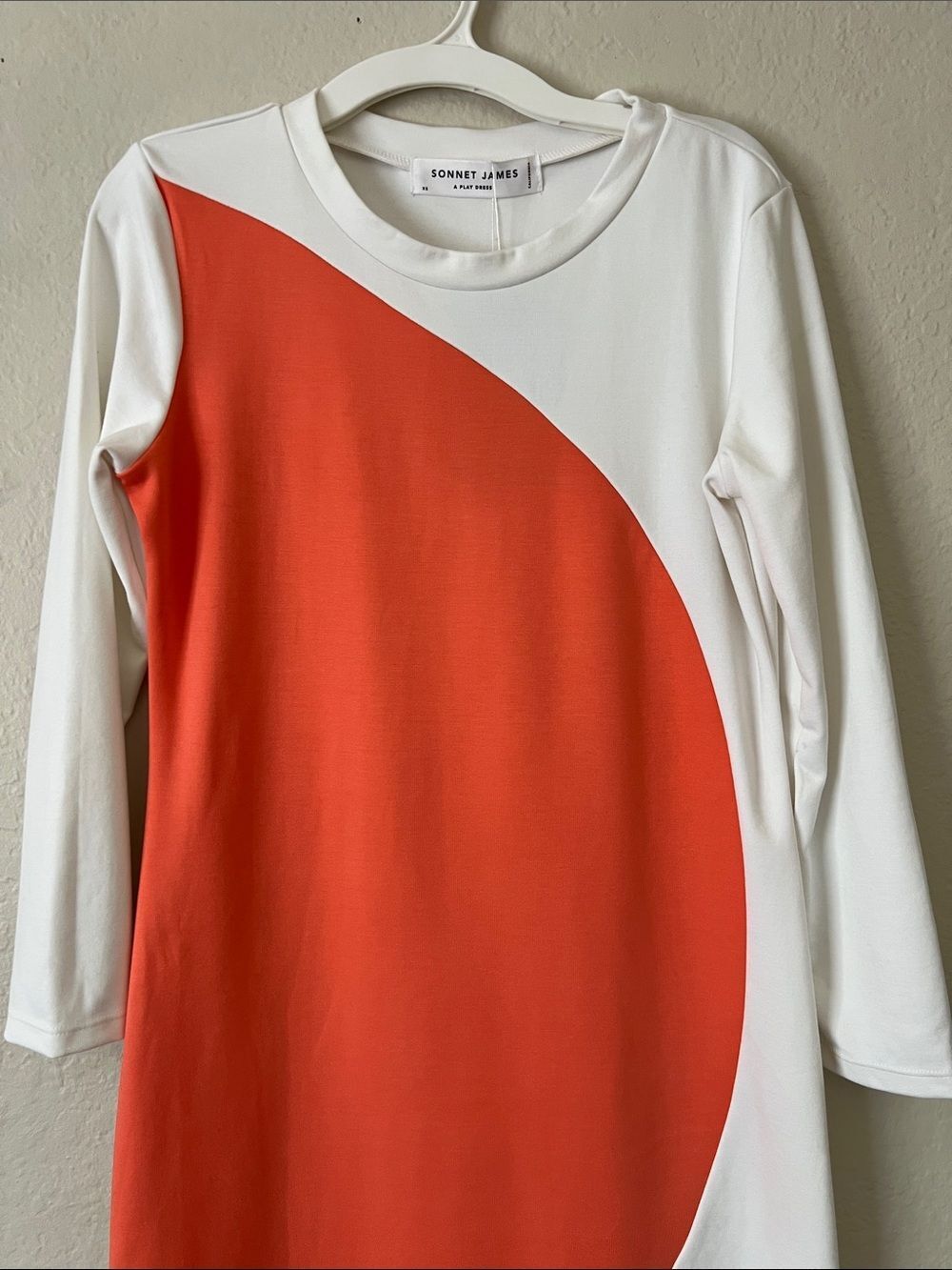 NWT Sonnet James A Play Dress Doutzen in Pale Orange and Cream Size XS - Picture 3 of 13